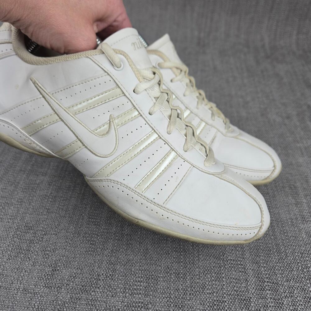 Nike Musique III White Leather Shoes Sneakers Iridescent Trim Womens Size 10